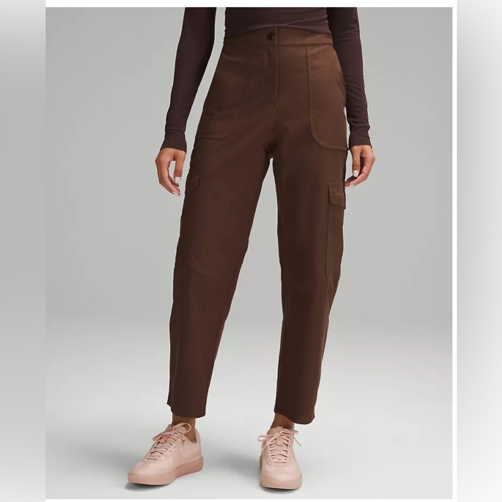 Lululemon - Light Utilitech Cargo Pocket High-Rise Pant